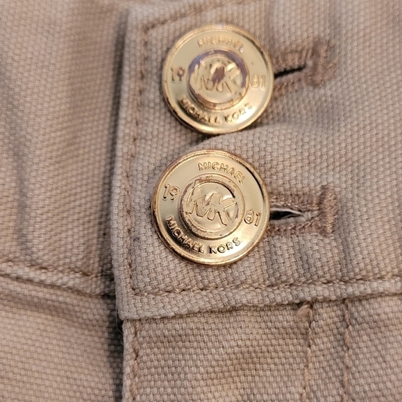 MICHAEL KORS Tan Skinny Jeans, Double Gold Tone Button, Zip Closure - Picture 7 of 11